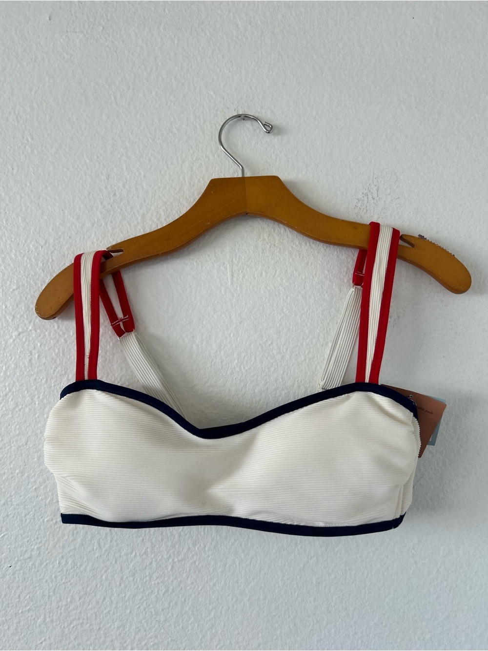 Shade & Shore Cream Bikini Top with Navy Trim and Red Straps Size 34D - Picture 2 of 5